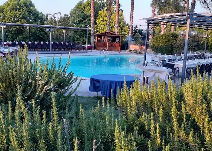 לינה וארוחת בוקר Lu Casale 3*