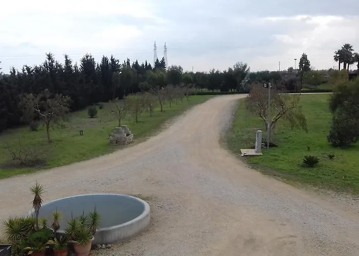 לינה וארוחת בוקר Lu Casale סן צ'זריו די לצ'ה